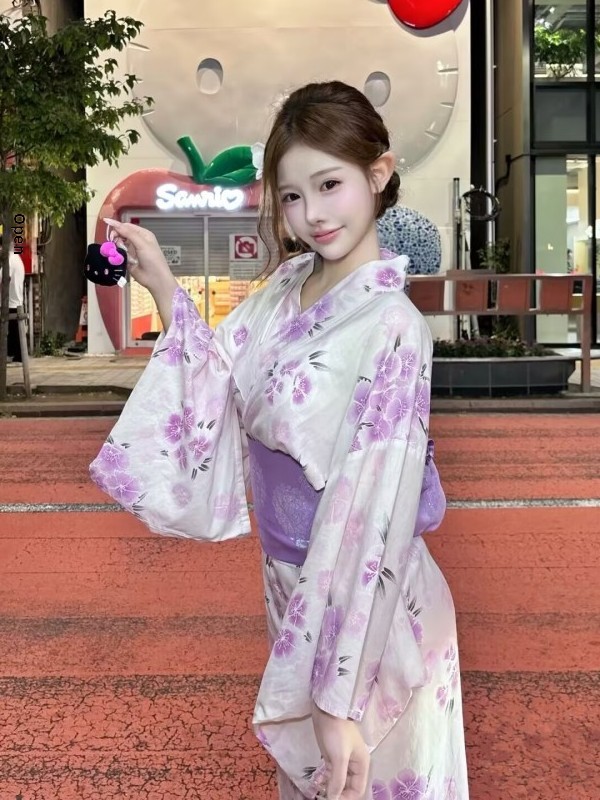 Traditional Japanese Kimono St - Photography Young 评论和价格