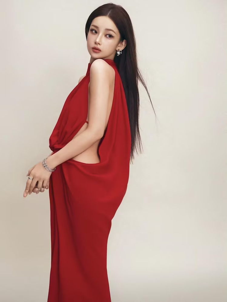 New Red Portrait Photography C - Photography Magazine 评论和价格