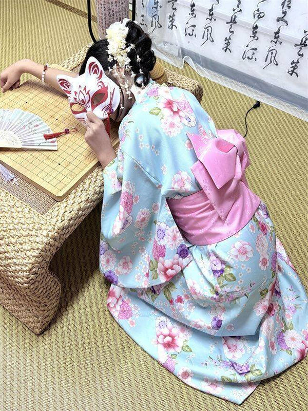 Traditional Japanese Kimono St - Photography Young 评论和价格